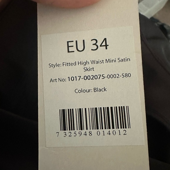 NA-KD Fitted High Waist Mini Satin Skirt - Picture 5 of 9